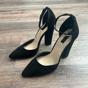 Forever 21 Black Faux Suede Ankle Strap Block Heel Casual Dress Shoes Size 7